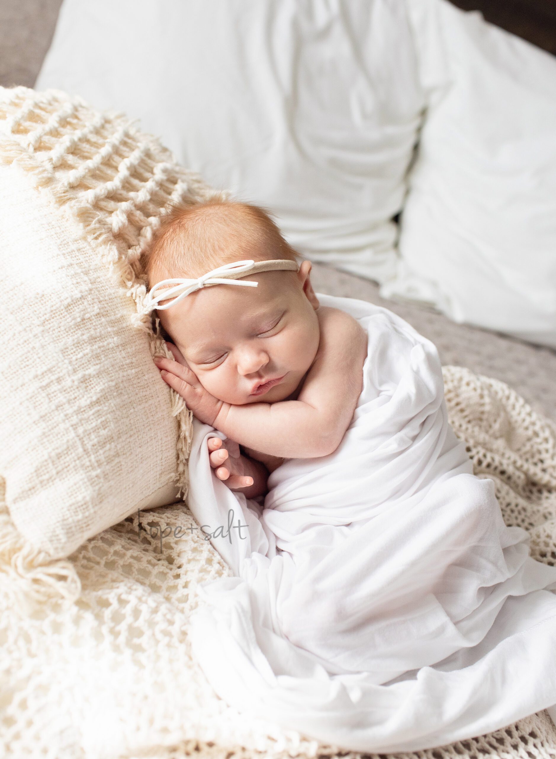 north york in home lifestyle newborn photographer candid natural beautiful images of baby girl E and family by hope and salt