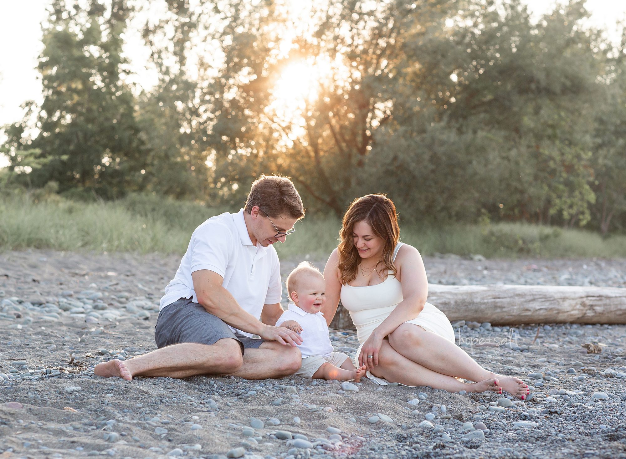 outdoor-first-birthday-session-for-baby-N-at-hamilton-beach-by-family-photographer-hope-and-salt