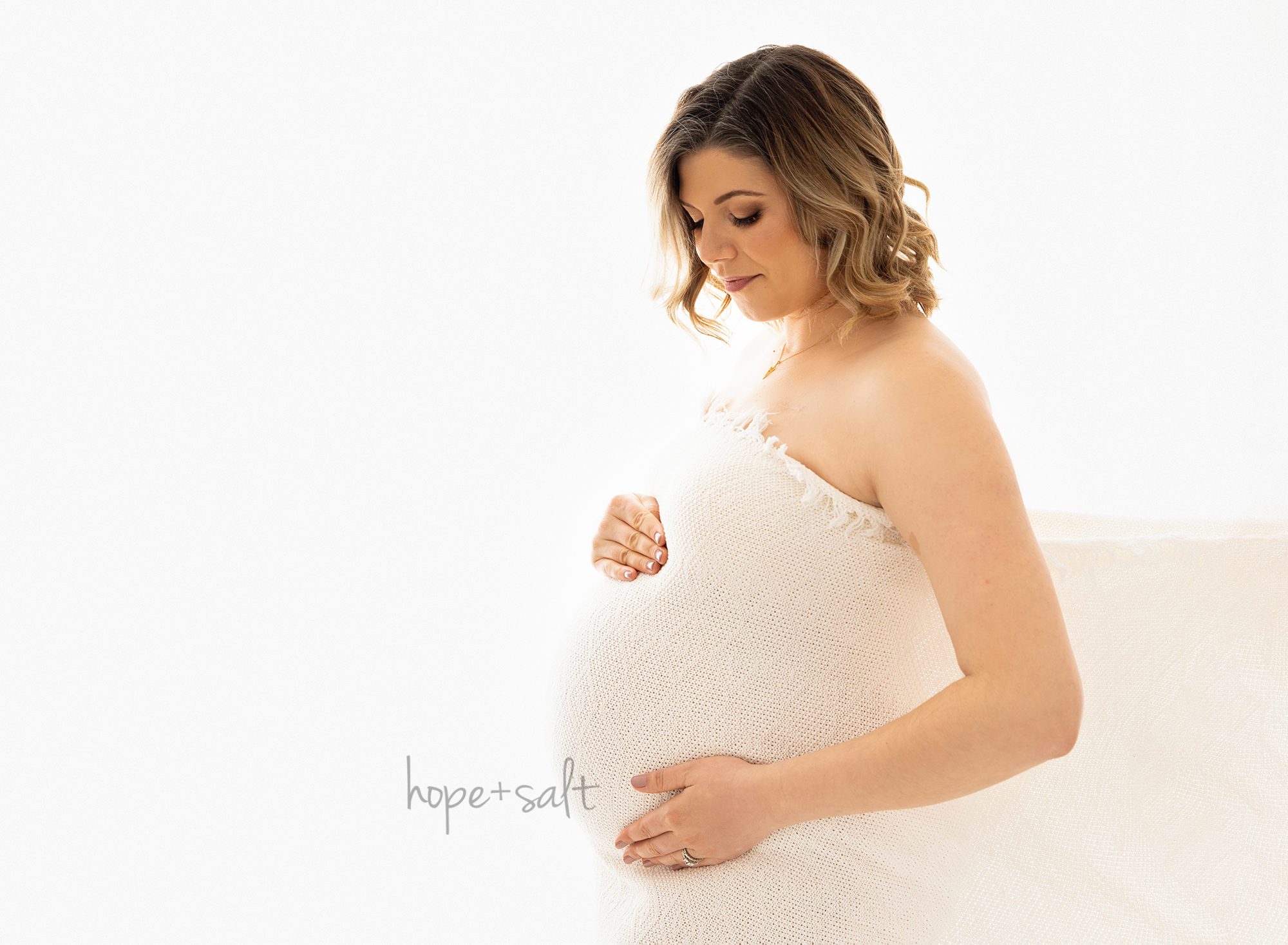 studio maternity for mama to be K_hamilton pregnancy photographer