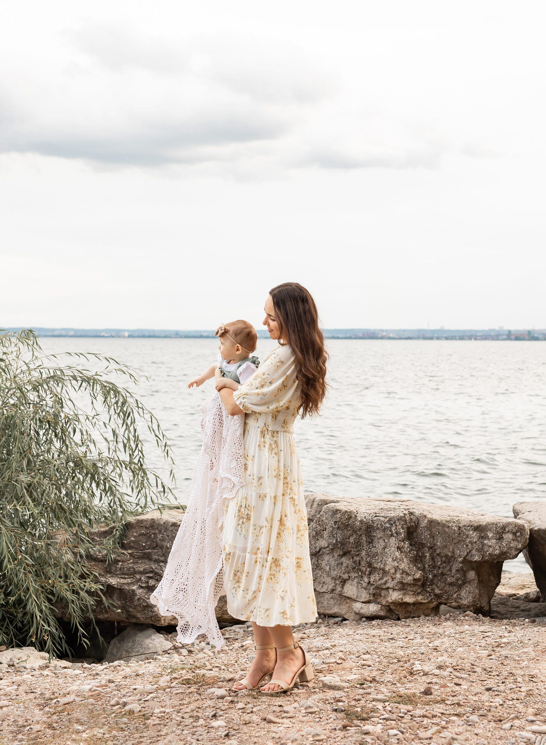 outdoor first birthday session for baby E by burlington family photographer